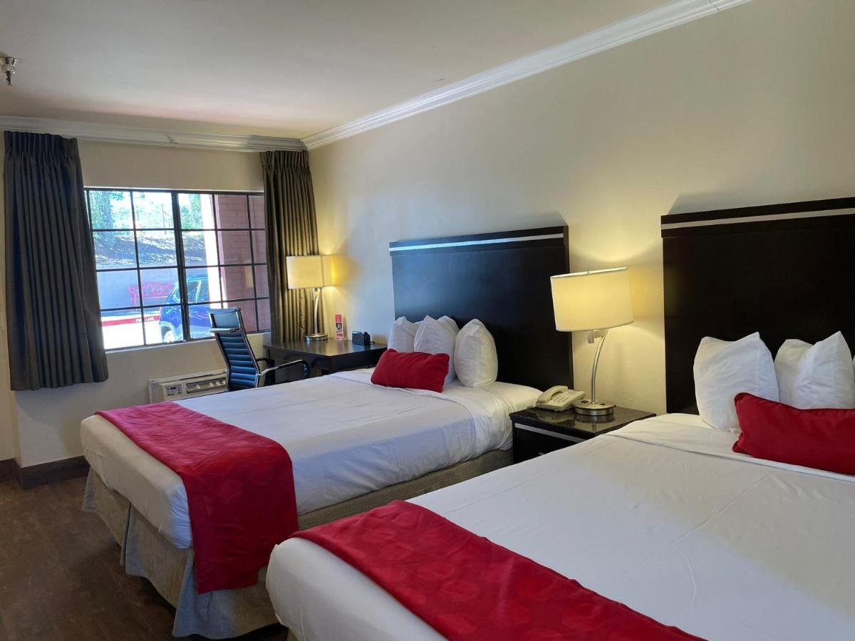 รามาดา บาย วินด์แฮม โพเวย์ Hotel พาวเวย์ ภายนอก รูปภาพ